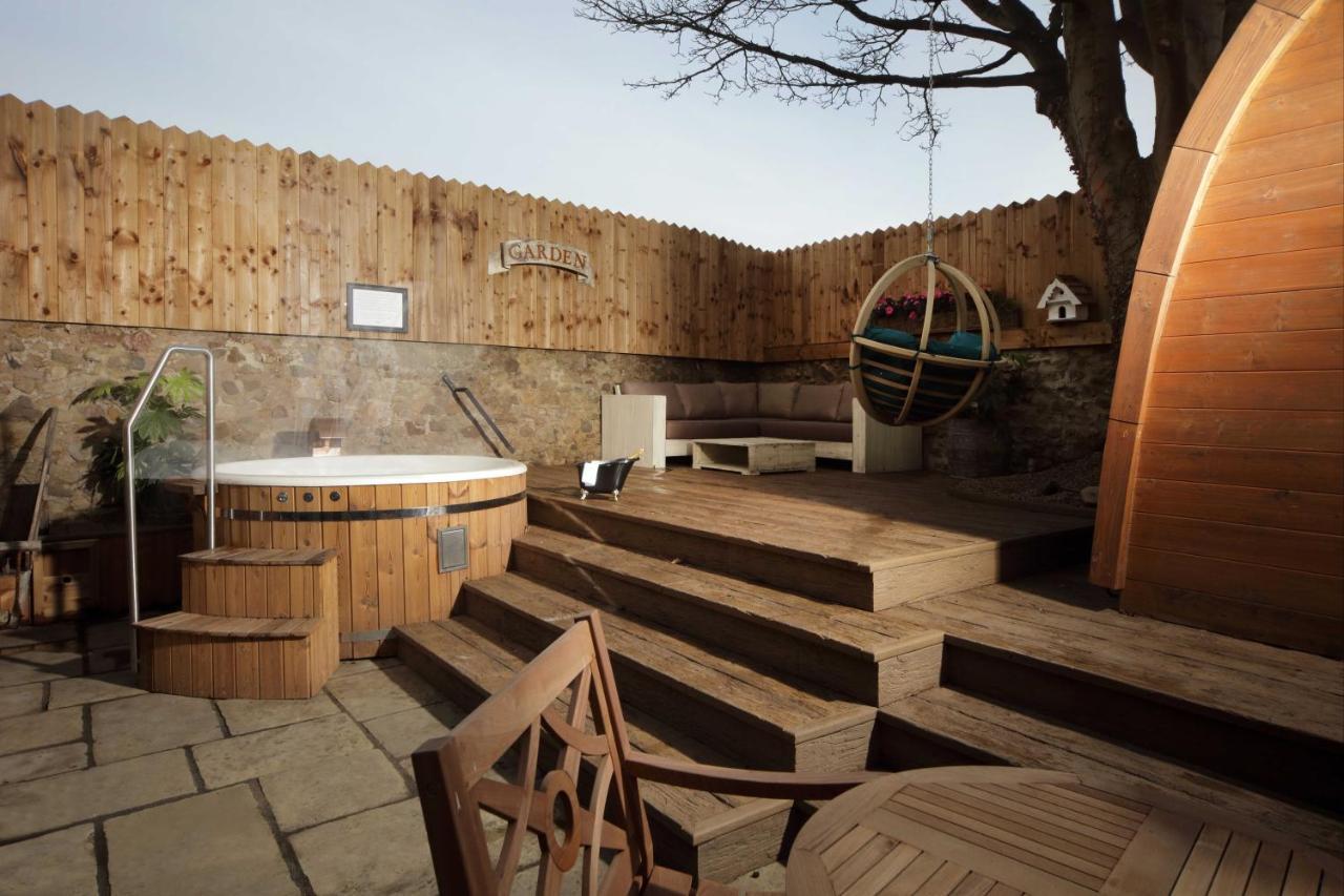 The Impeccable Pig Hotel Sedgefield Exterior photo
